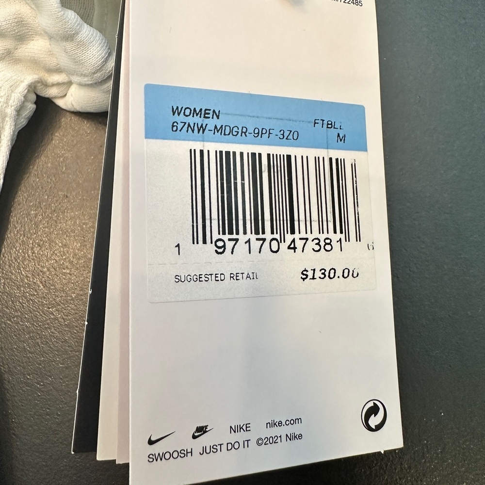 Tyreek Hill Miami Dolphins Nike Women's Player Jersey - White - Picture 6 of 10